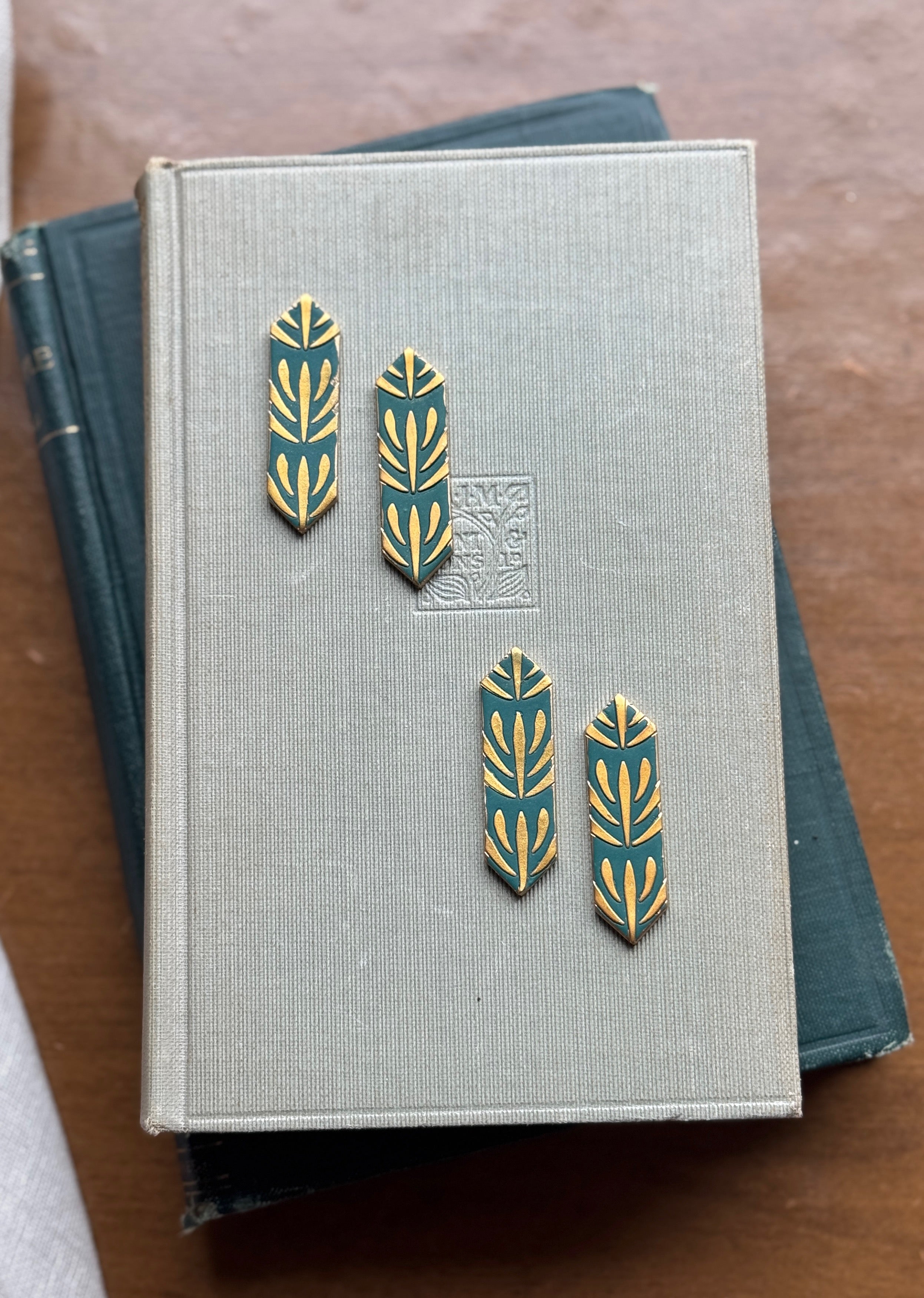 Art Deco Stud