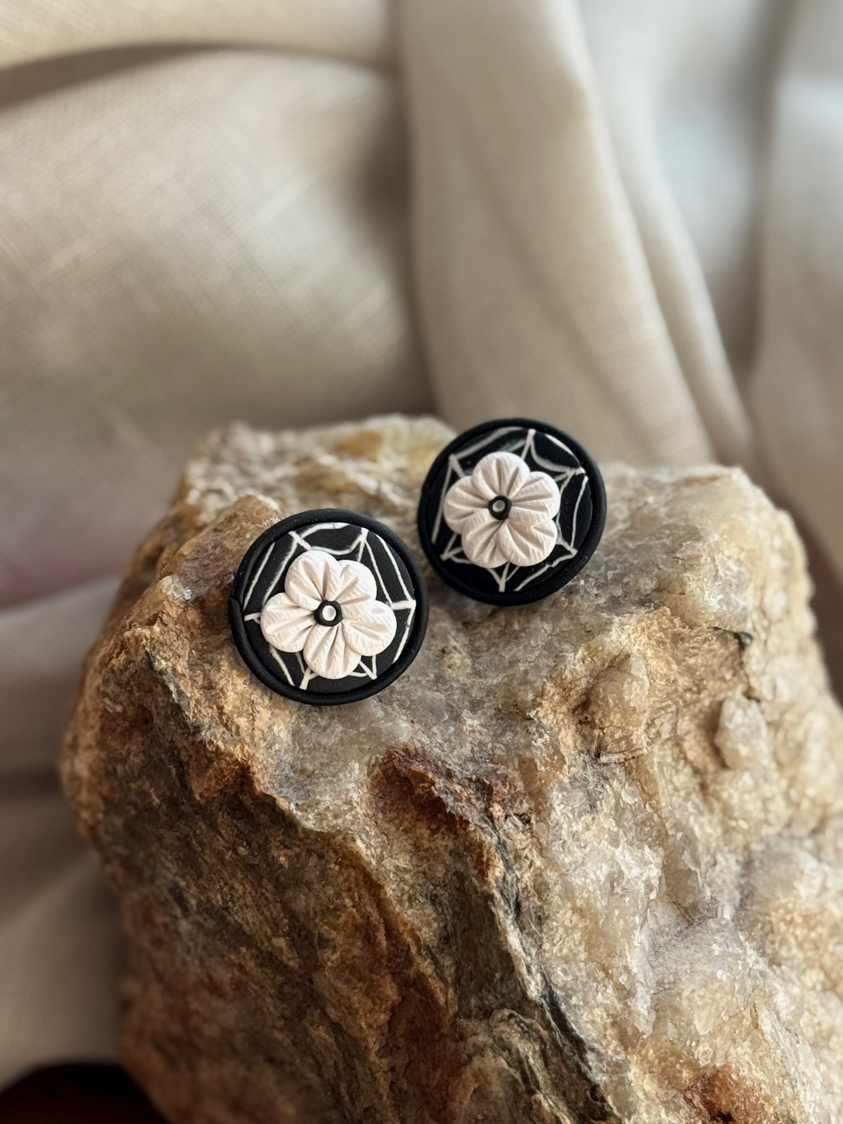 Spider Daisy Studs