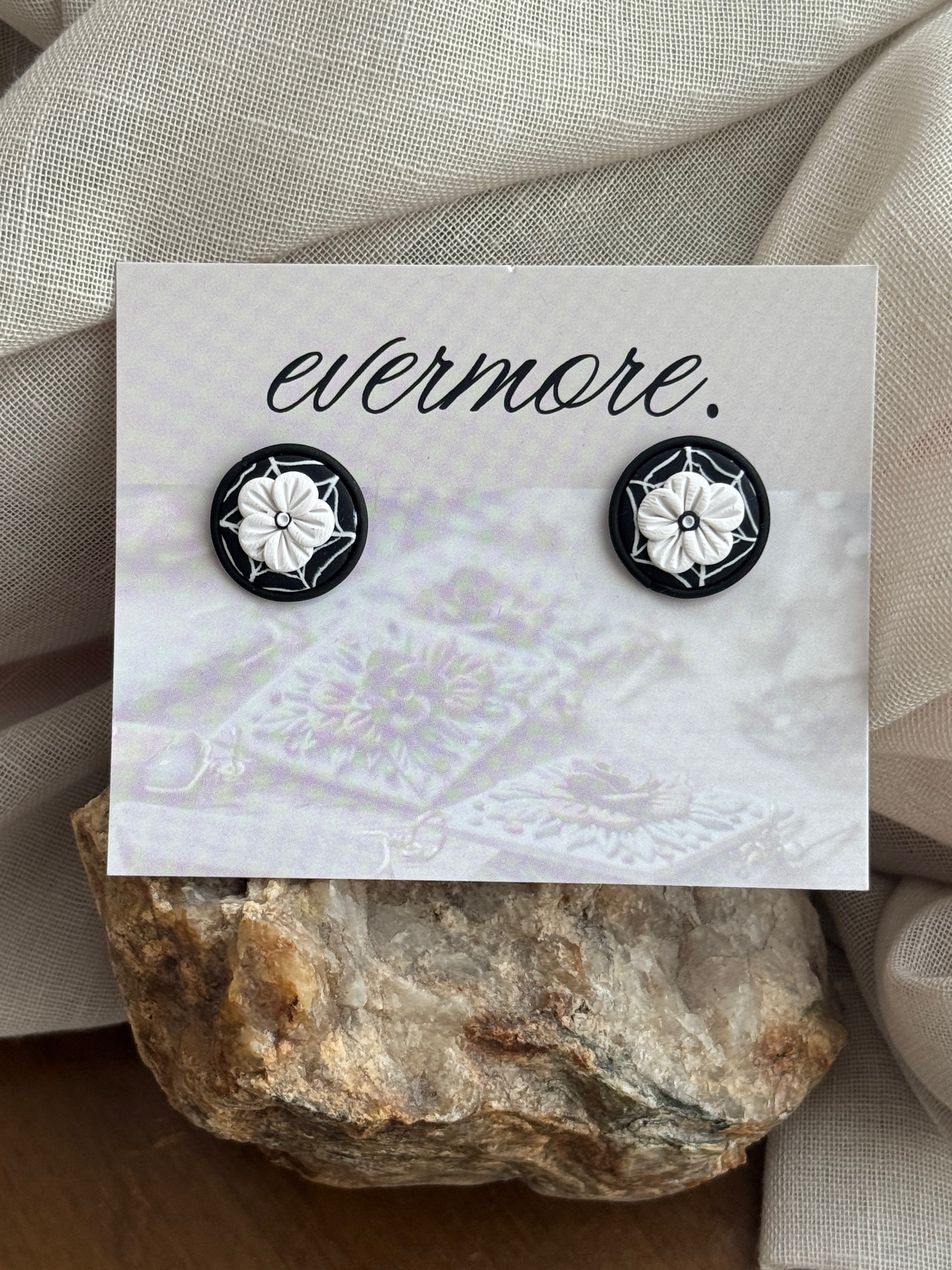 Spider Daisy Studs