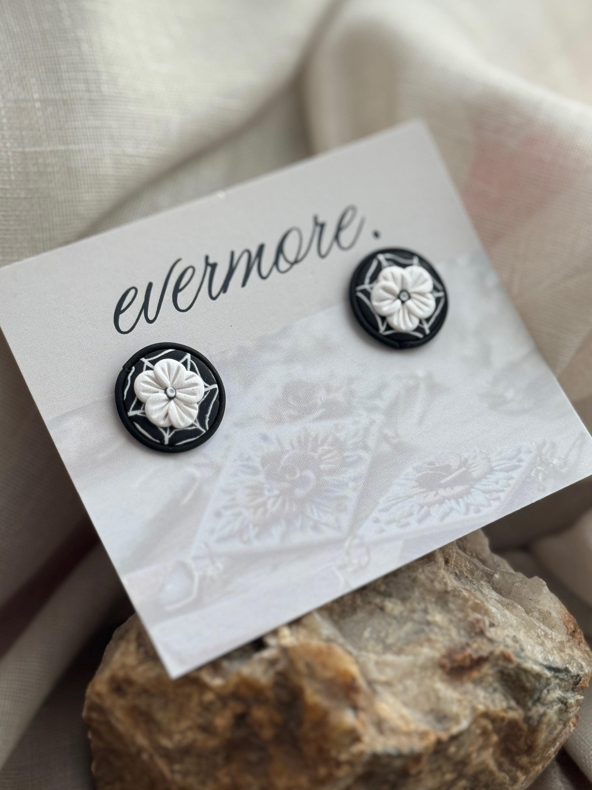 Spider Daisy Studs