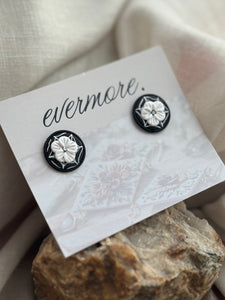 Spider Daisy Studs