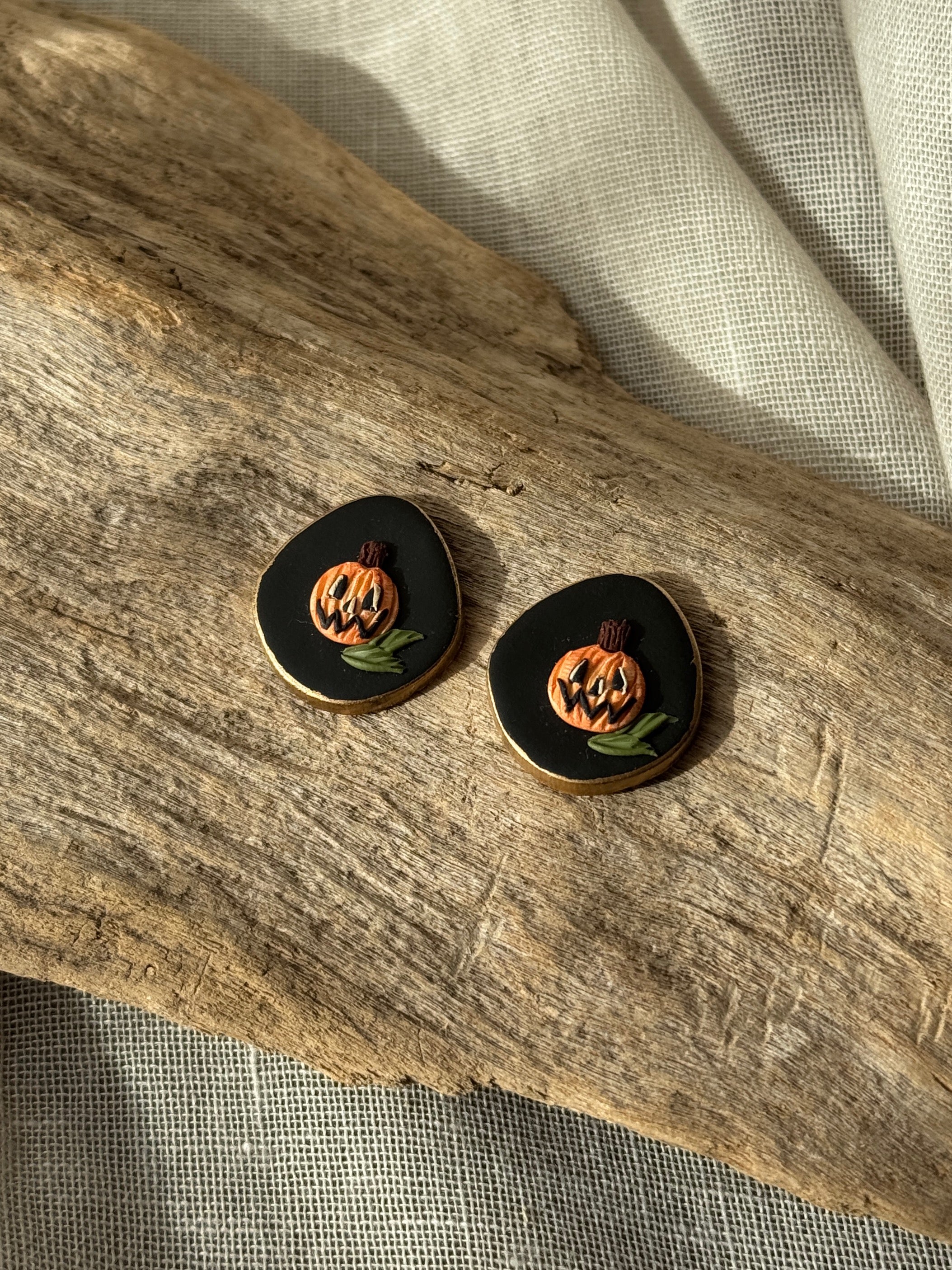 Pumpkin Studs