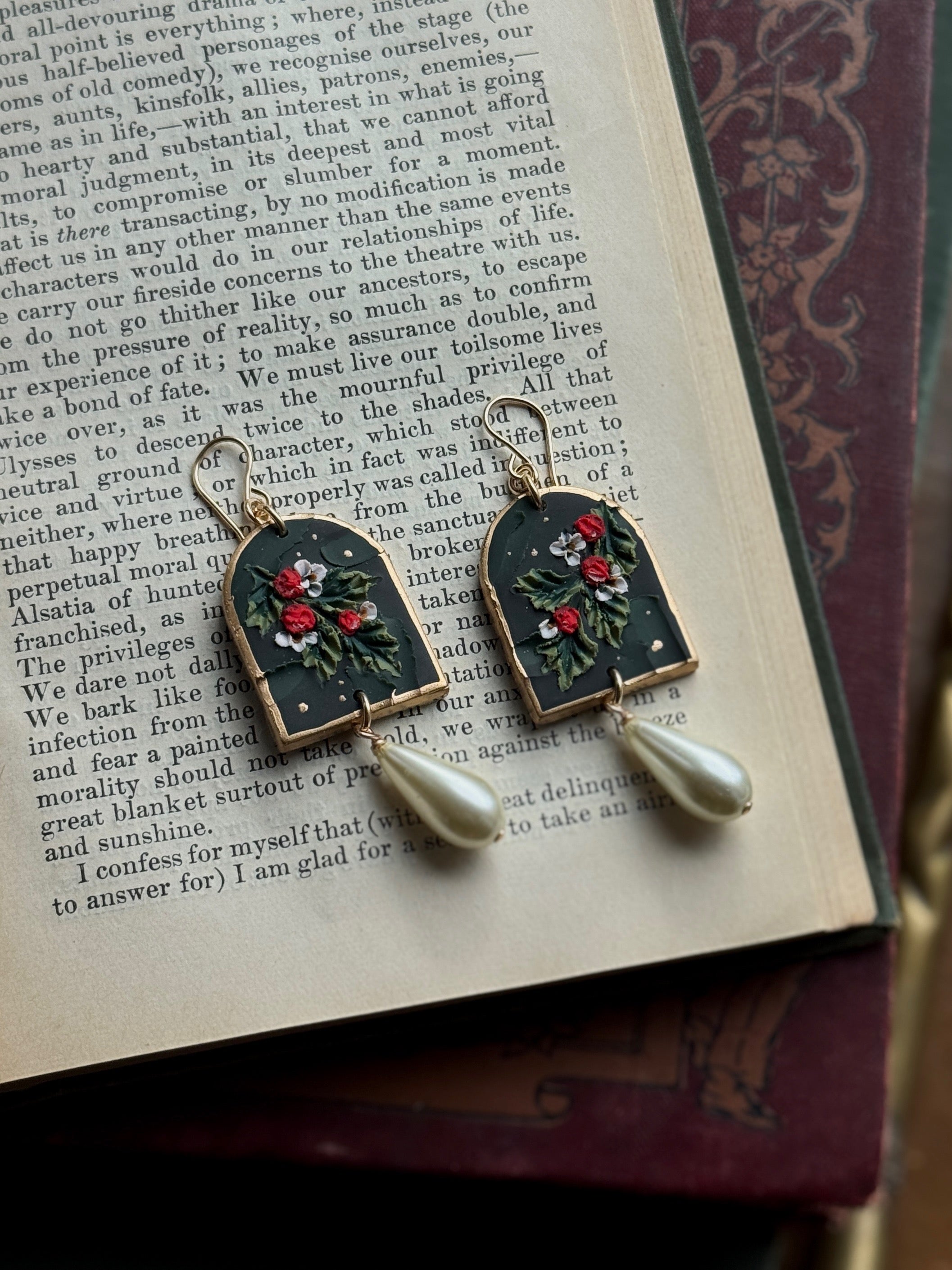 The Holly Berry Pearl