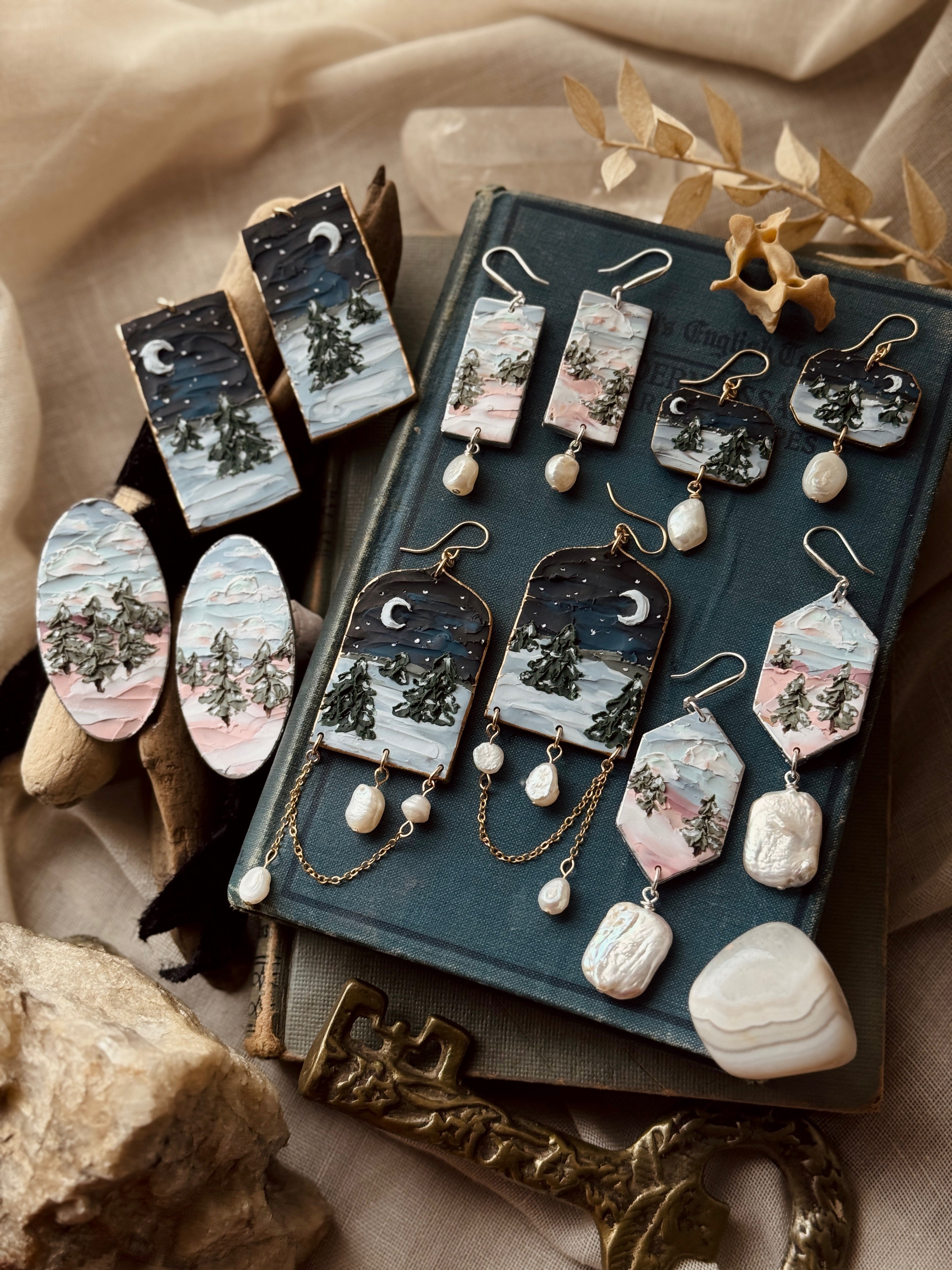 The Twinkling Twilight Dangle