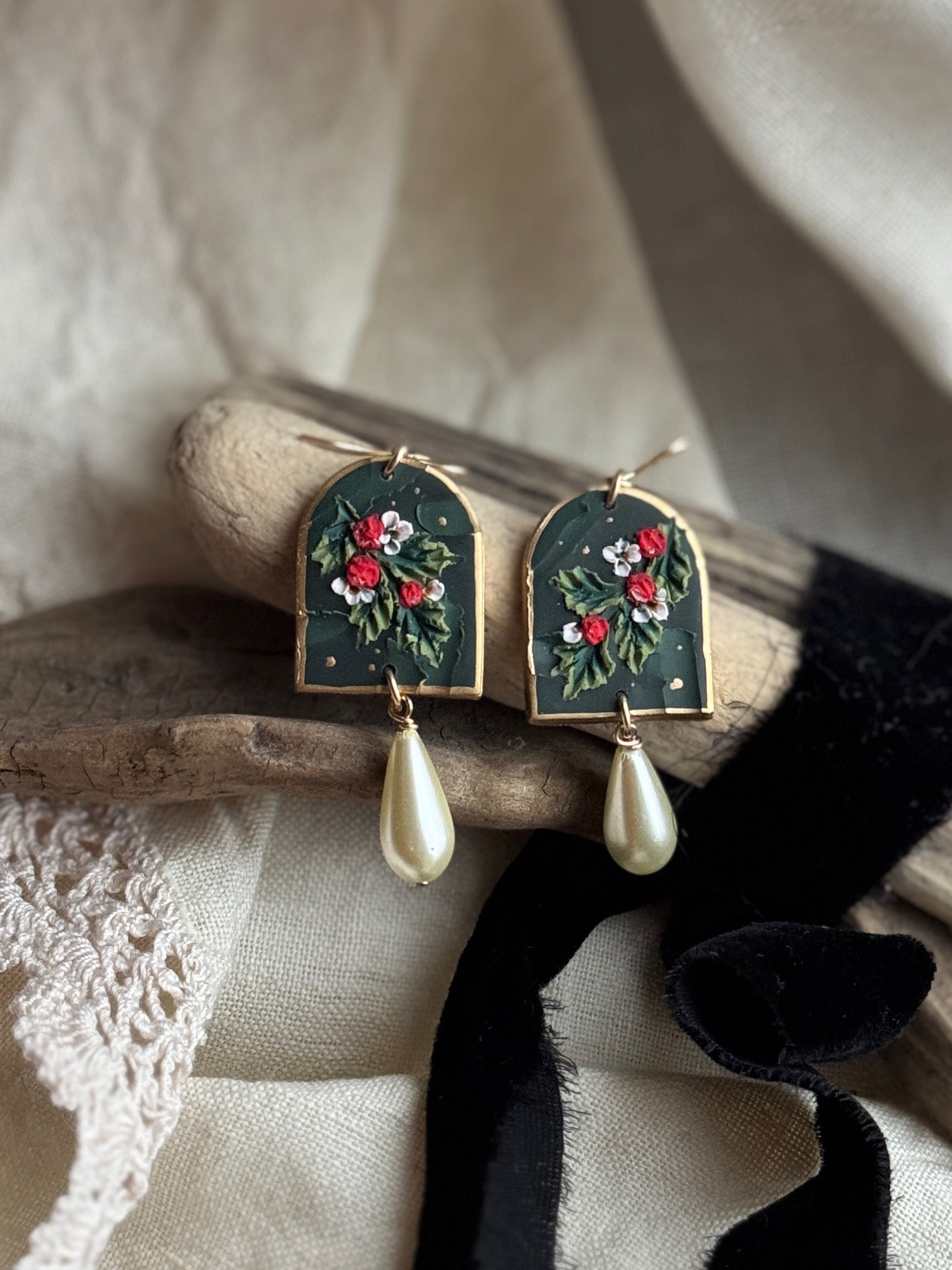 The Holly Berry Pearl