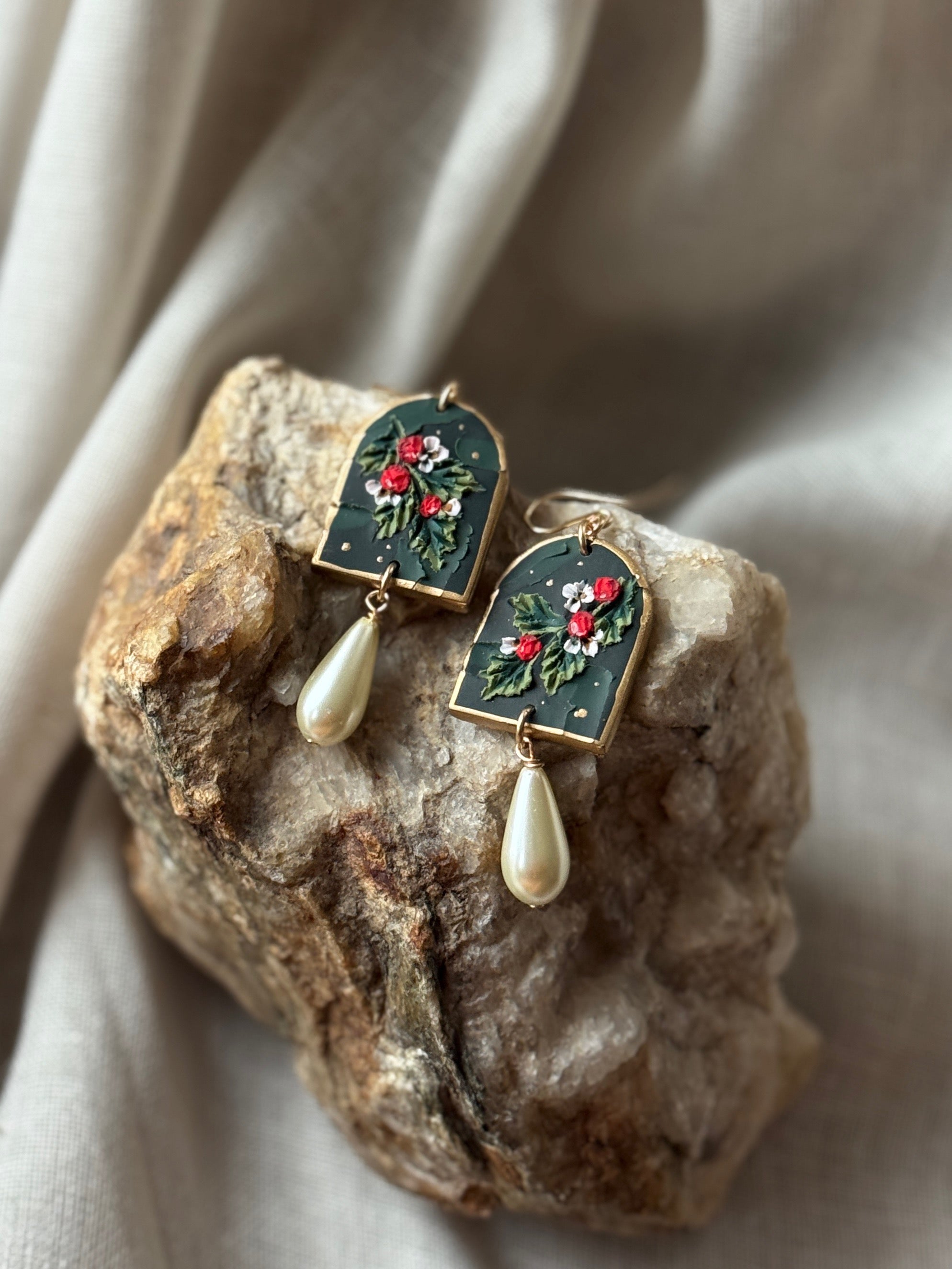 The Holly Berry Pearl