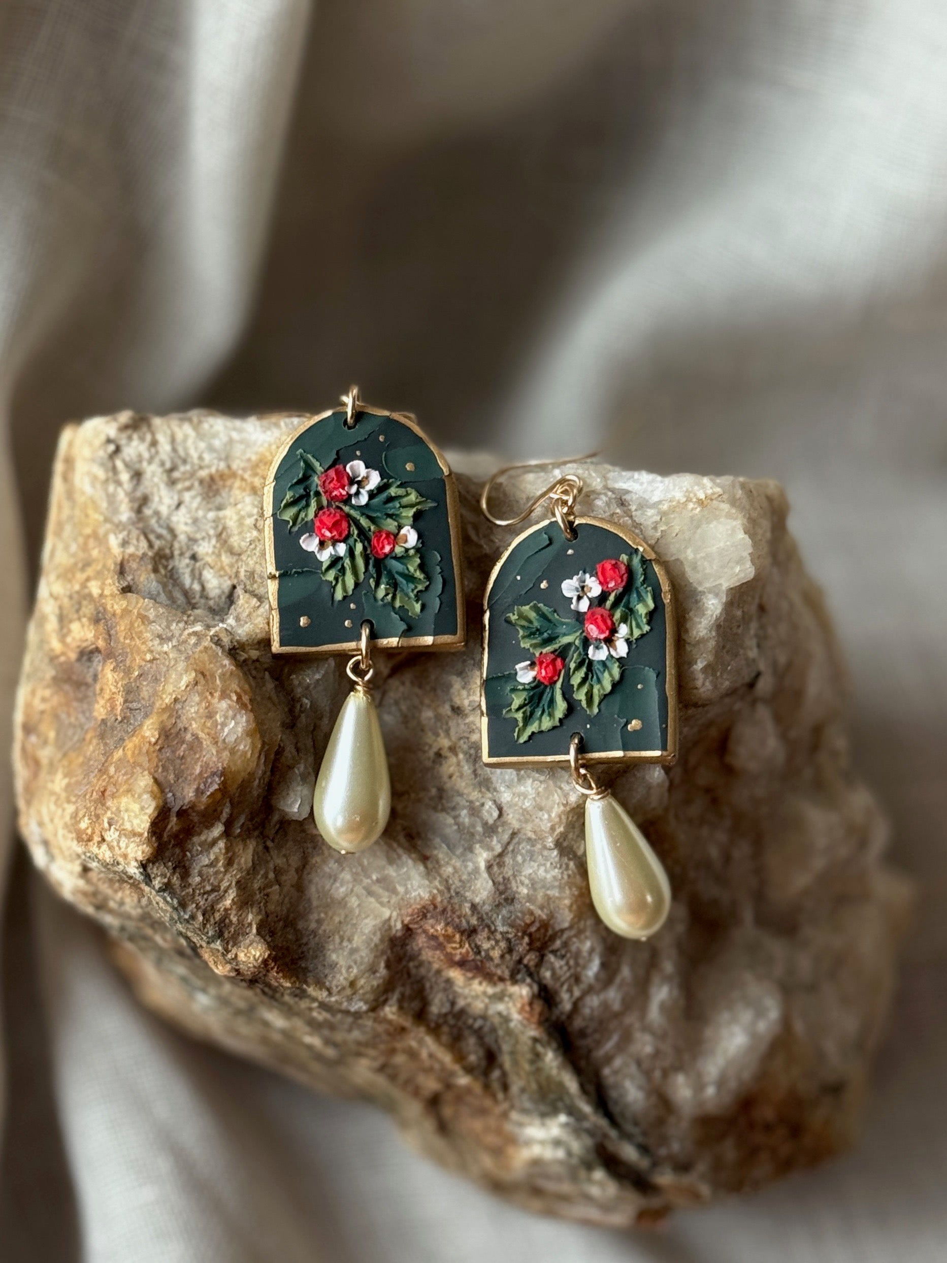 The Holly Berry Pearl